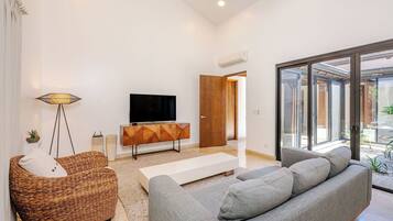 Luxury House, 5 Bedrooms, Private Pool | Living area | 40-inch Smart TV with cable channels