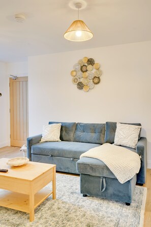 Smart TV - Apt 2 Armatage Flats, Eyemouth (Eyemouth)