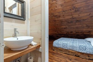 4 Schlafzimmer, Bügeleisen/Bügelbrett, Reisekinderbett, WLAN