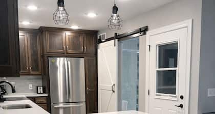 1 King Bed & 1 Queen Sofa Sleeper ~ Studio in St. Francis