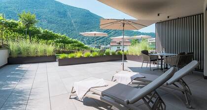 Holiday Apartment ‘Erbacher – Gabi’s Suite’ with Mountain View, Sauna and Pool