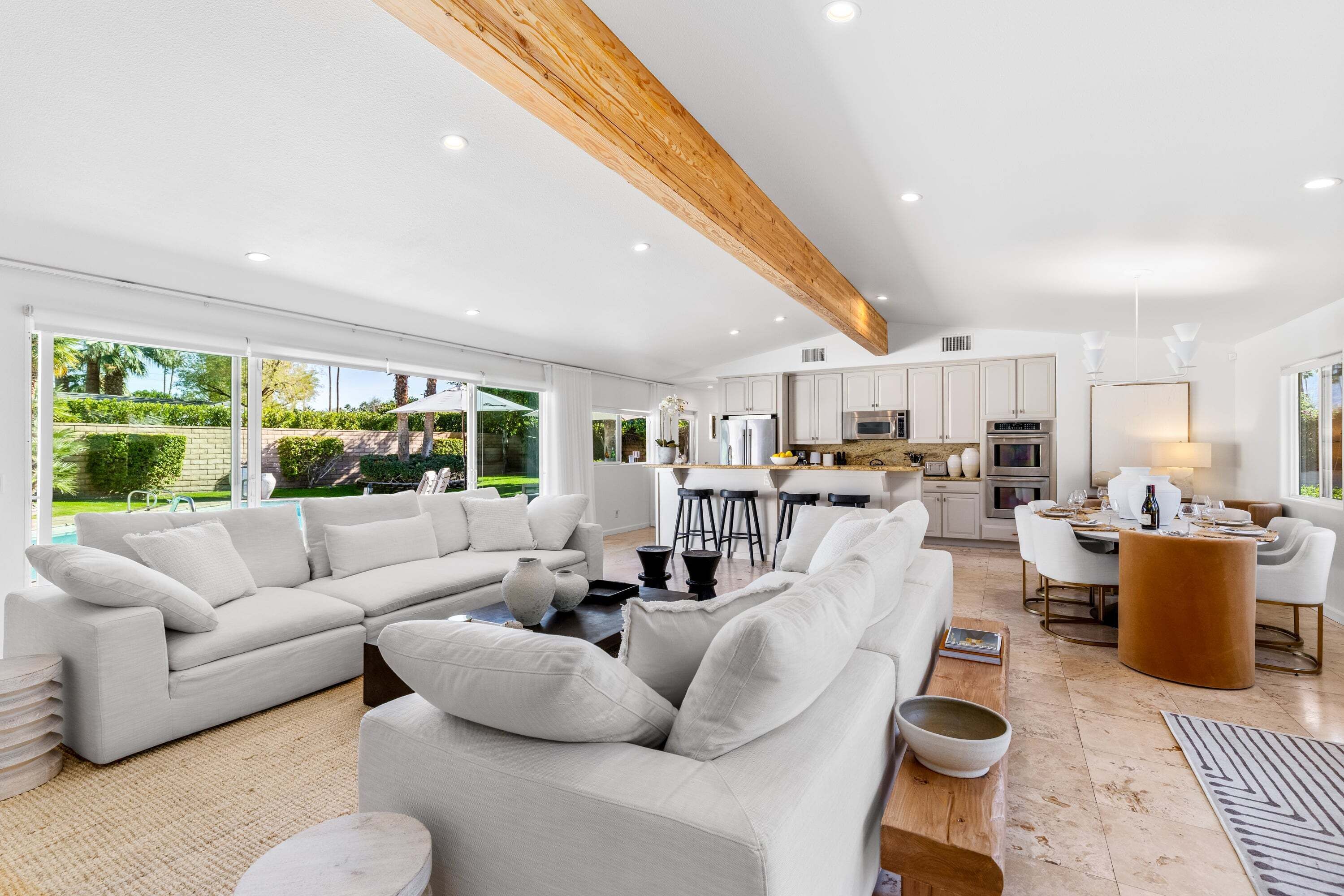 Una Smart TV, una chimenea