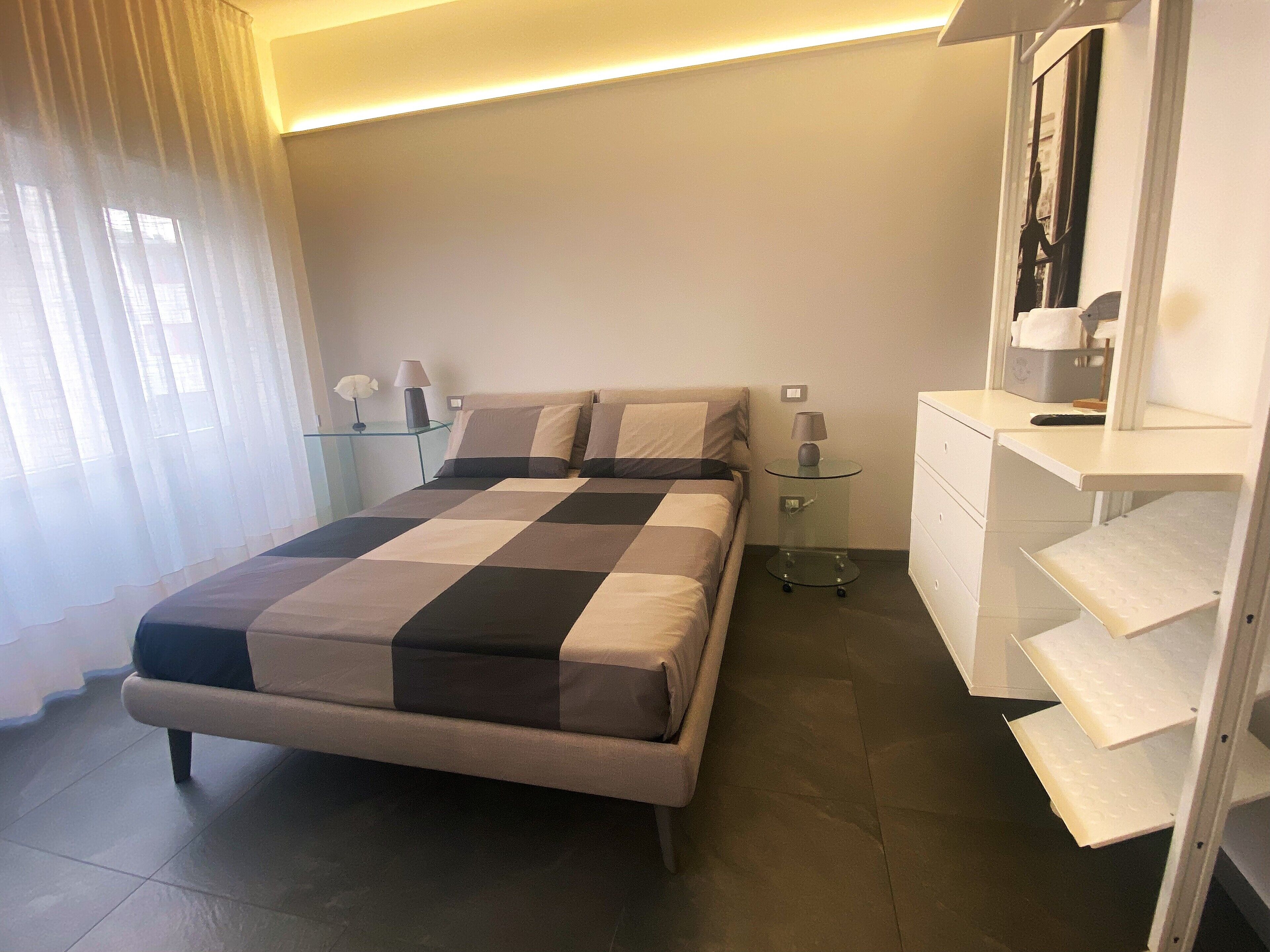 熨斗/熨衣板、WiFi、床单