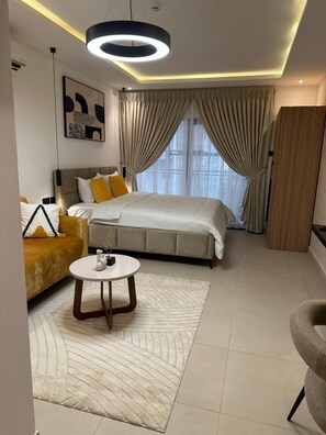 Cortinas blackout y sistema de insonorización 