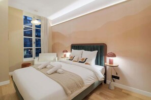 2 chambres, fer et planche à repasser, Wi-Fi, draps fournis