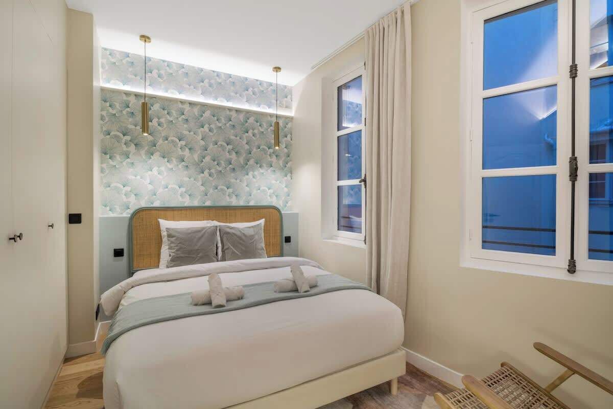 2 chambres, fer et planche à repasser, Wi-Fi, draps fournis