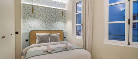 2 chambres, fer et planche à repasser, Wi-Fi, draps fournis