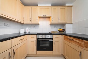 Apartment, 2 Bedrooms | Interior - Stylish 2 - Bed Manning Gardens (Croydon)