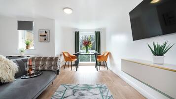 Apartment, 2 Bedrooms | Living room