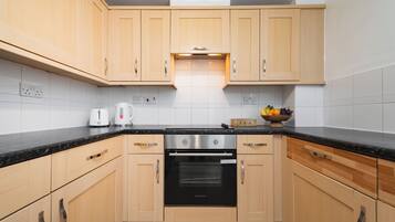 Apartment, 2 Bedrooms | Interior
