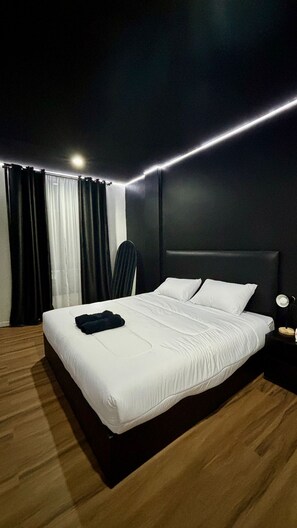 Deluxe dubbelrum - balkong - utsikt mot bergen | Gratis wi-fi