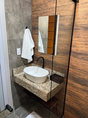 Seife, Shampoo, Toilettenpapier