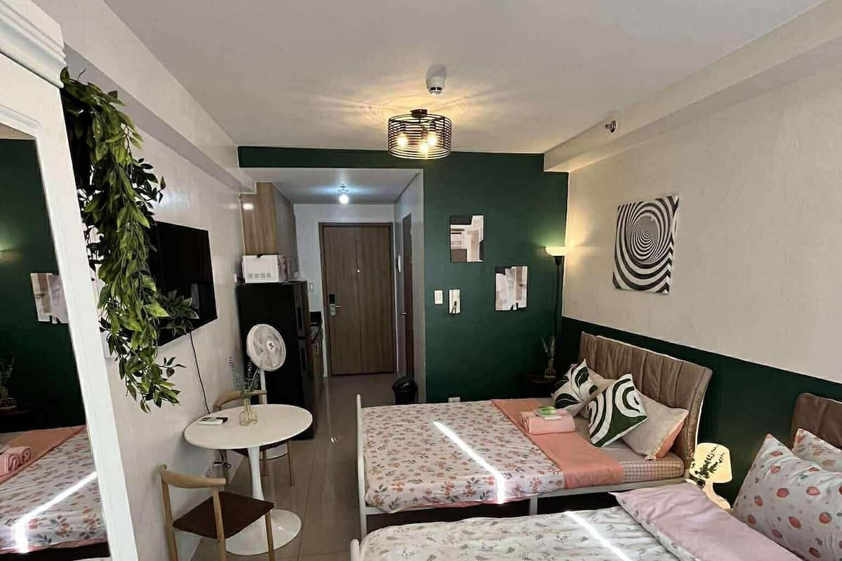 Decoración personalizada, muebles diferentes y wifi gratis