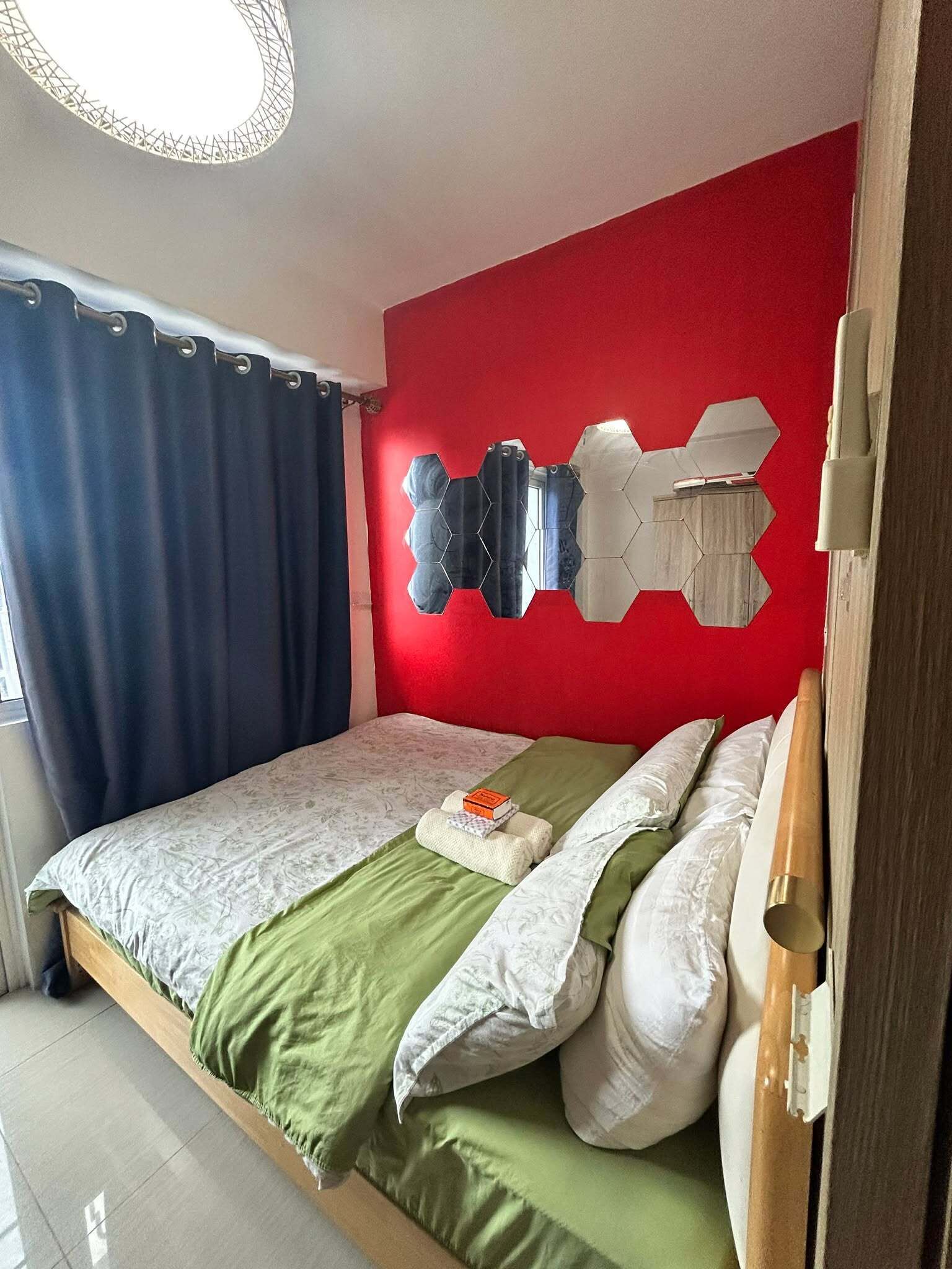 Decoración personalizada, muebles diferentes y wifi gratis 