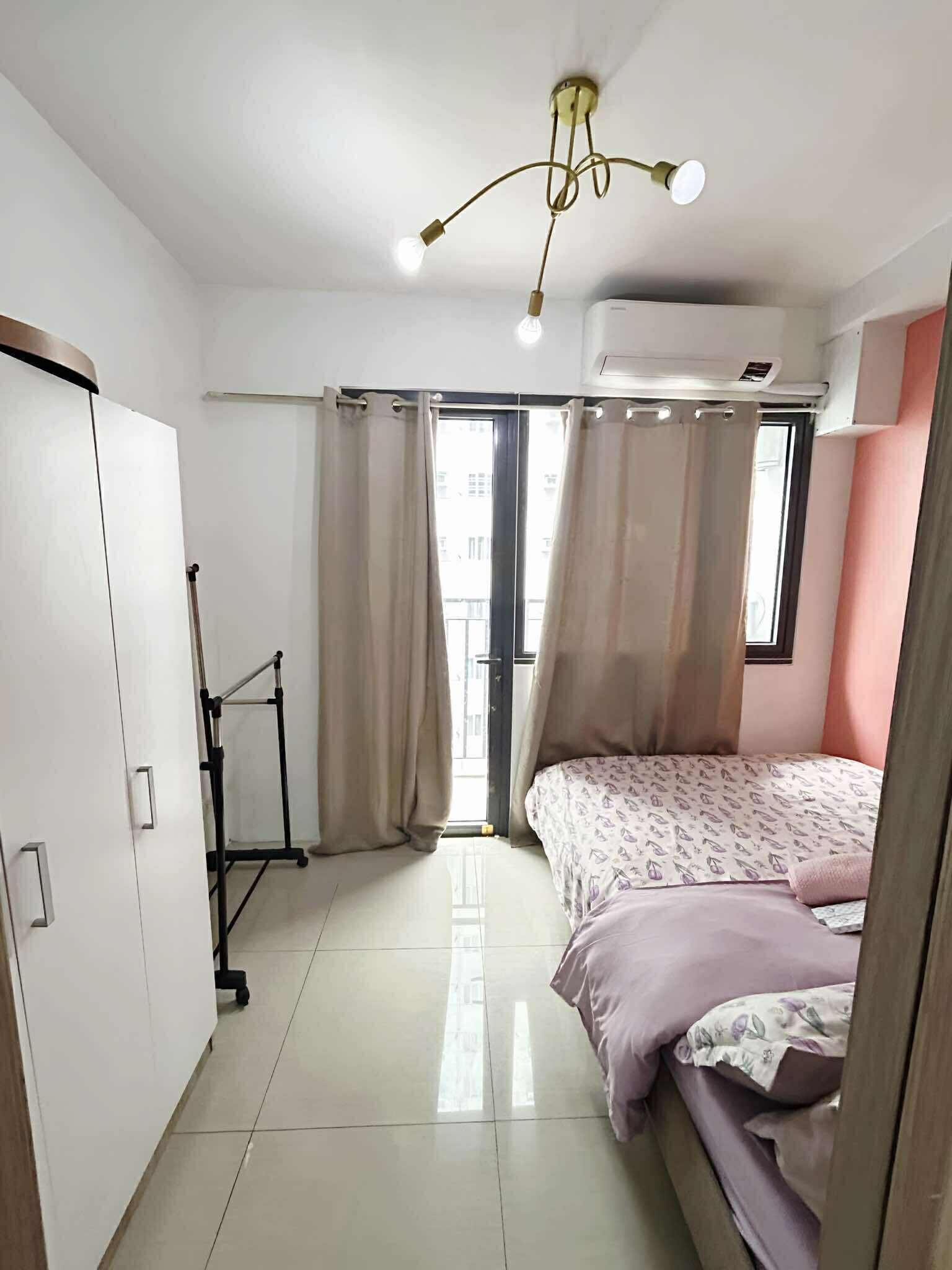 Decoración personalizada, muebles diferentes y wifi gratis 