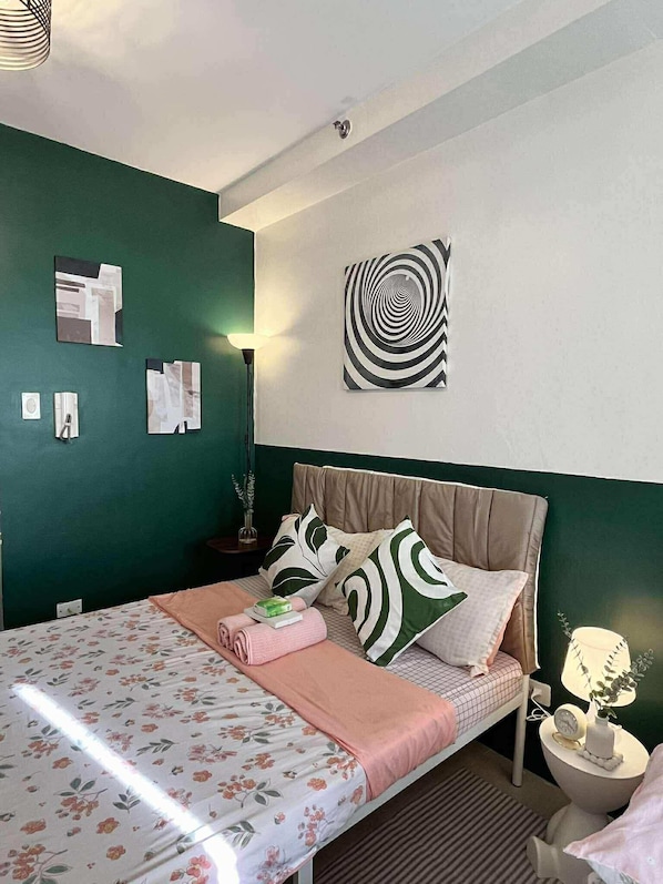 Decoración personalizada, muebles diferentes y wifi gratis