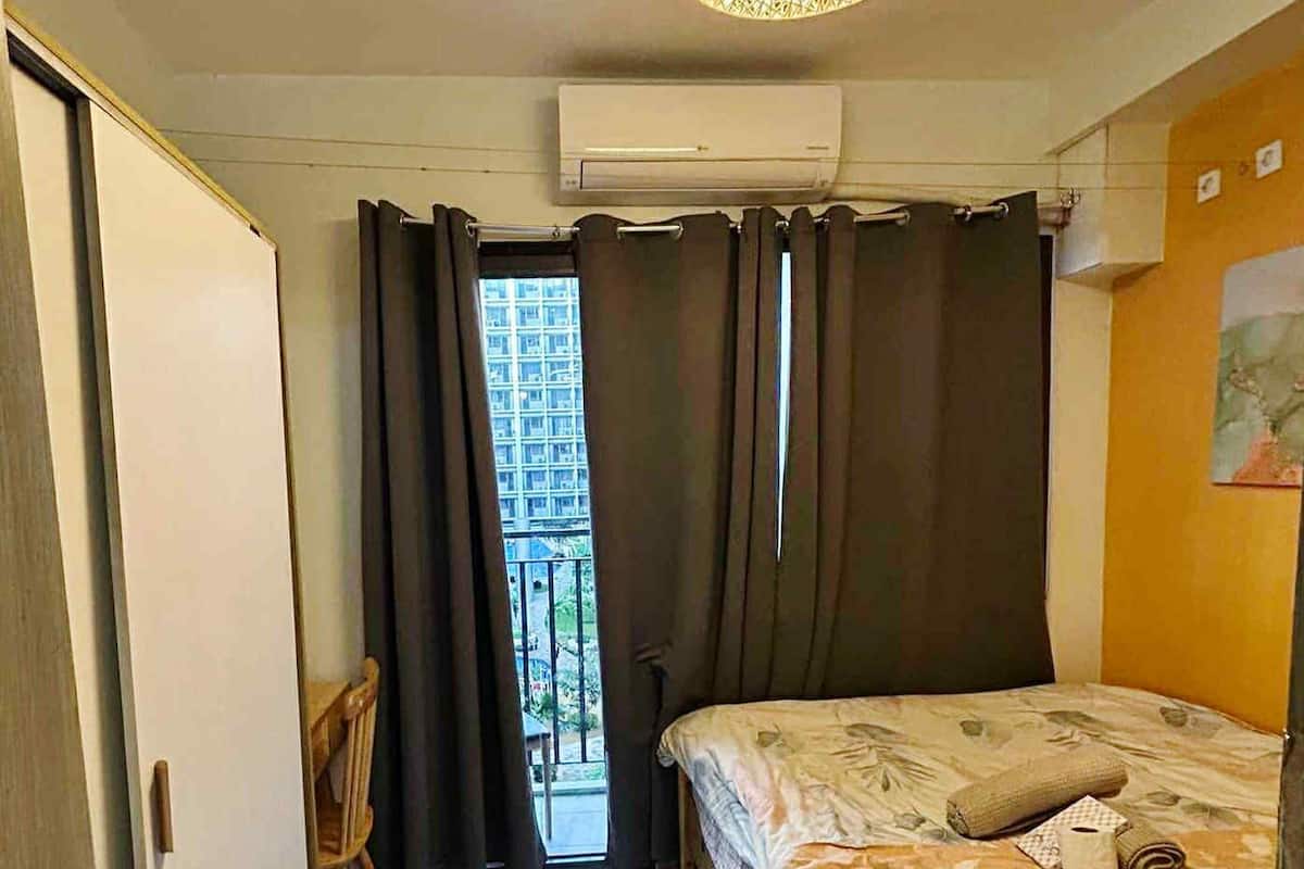 Decoración personalizada, muebles diferentes y wifi gratis