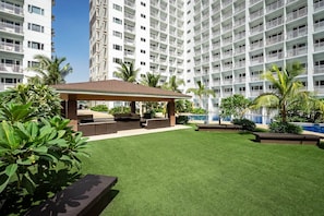 Garden - Shore Residences MOA staycation (Pasay)