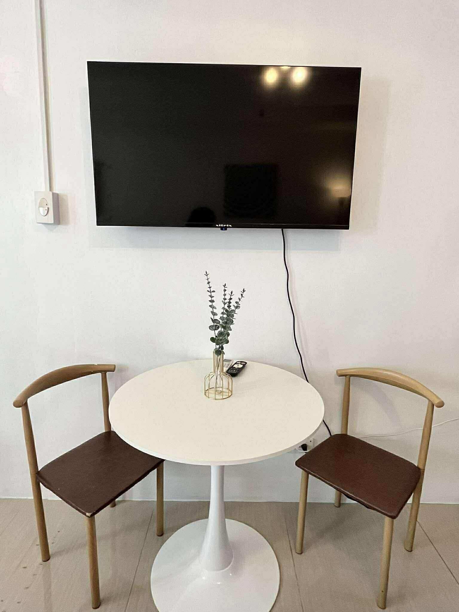 Decoración personalizada, muebles diferentes y wifi gratis 