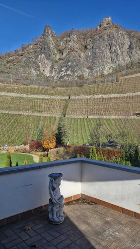 Historic villa with a view of Drachenfels