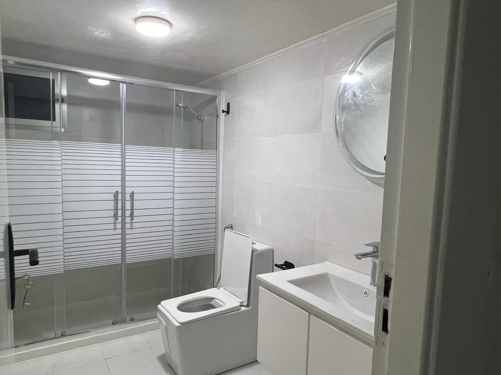 Doccia, asciugacapelli, bidet, asciugamani