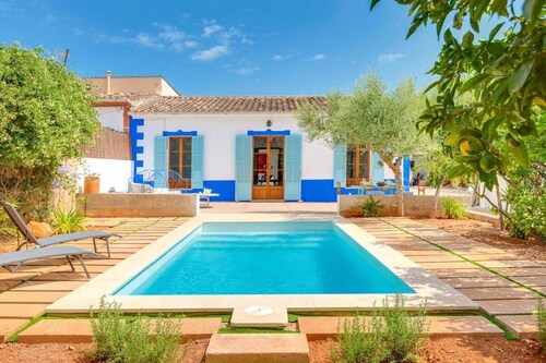 ‘Palma Ca'n Alonso’ with Private Pool, Wi-Fi, and Air Conditioning