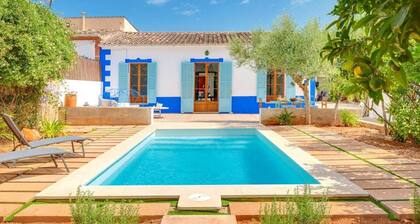 ‘Palma Ca'n Alonso’ with Private Pool, Wi-Fi, and Air Conditioning