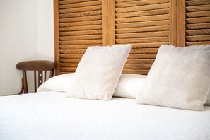 WiFi, bed sheets
