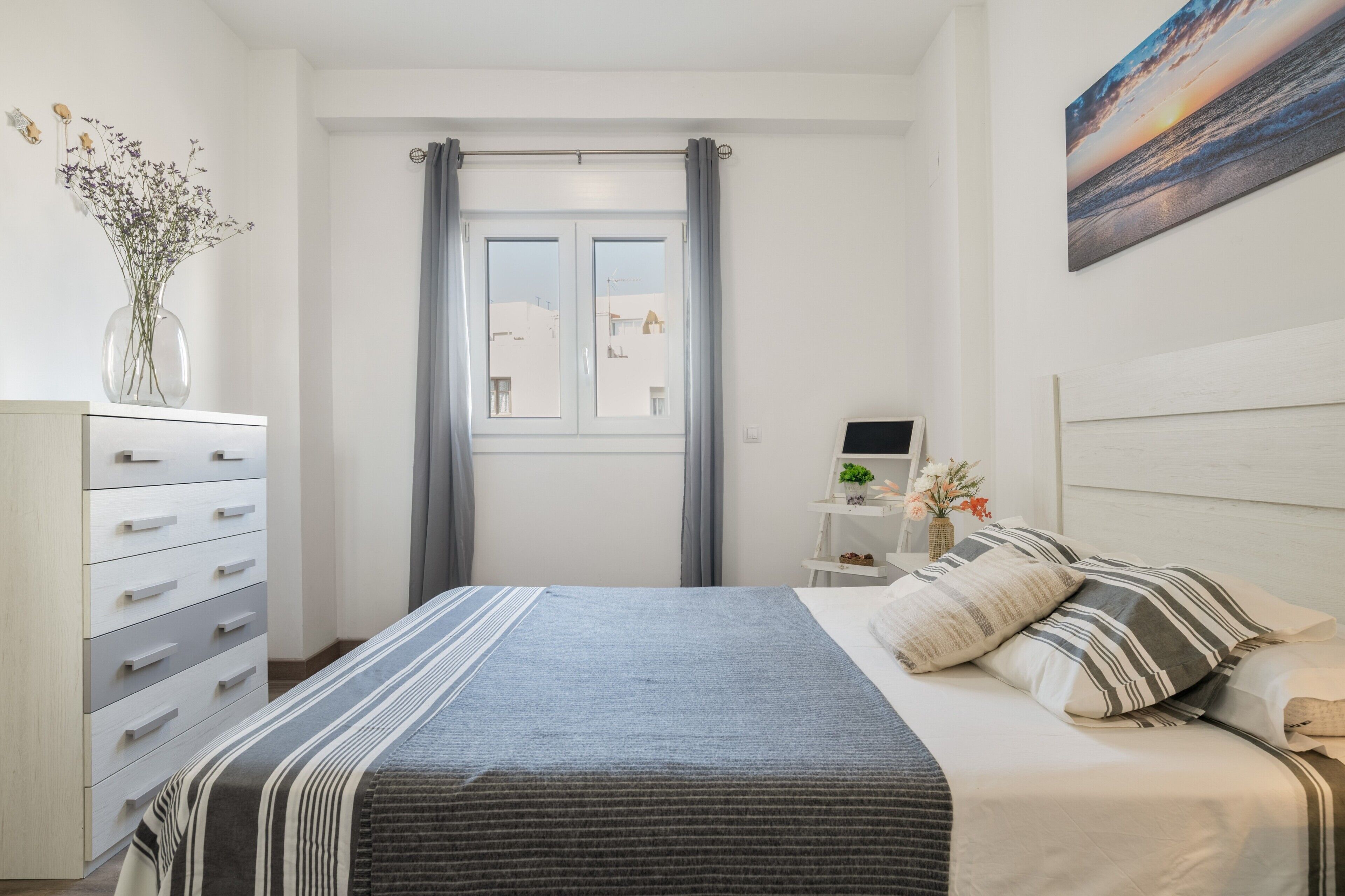 Iron/ironing board, WiFi, bed sheets