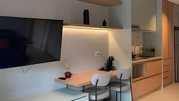 LÀgenhet Comfort - balkong - utsikt mot staden | Interiör