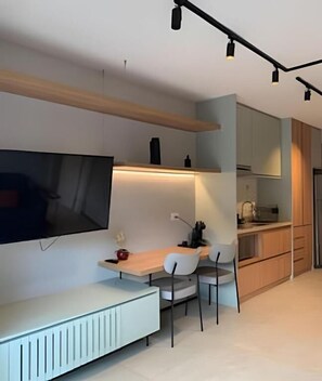 Lägenhet Comfort - balkong - utsikt mot staden | Interiör