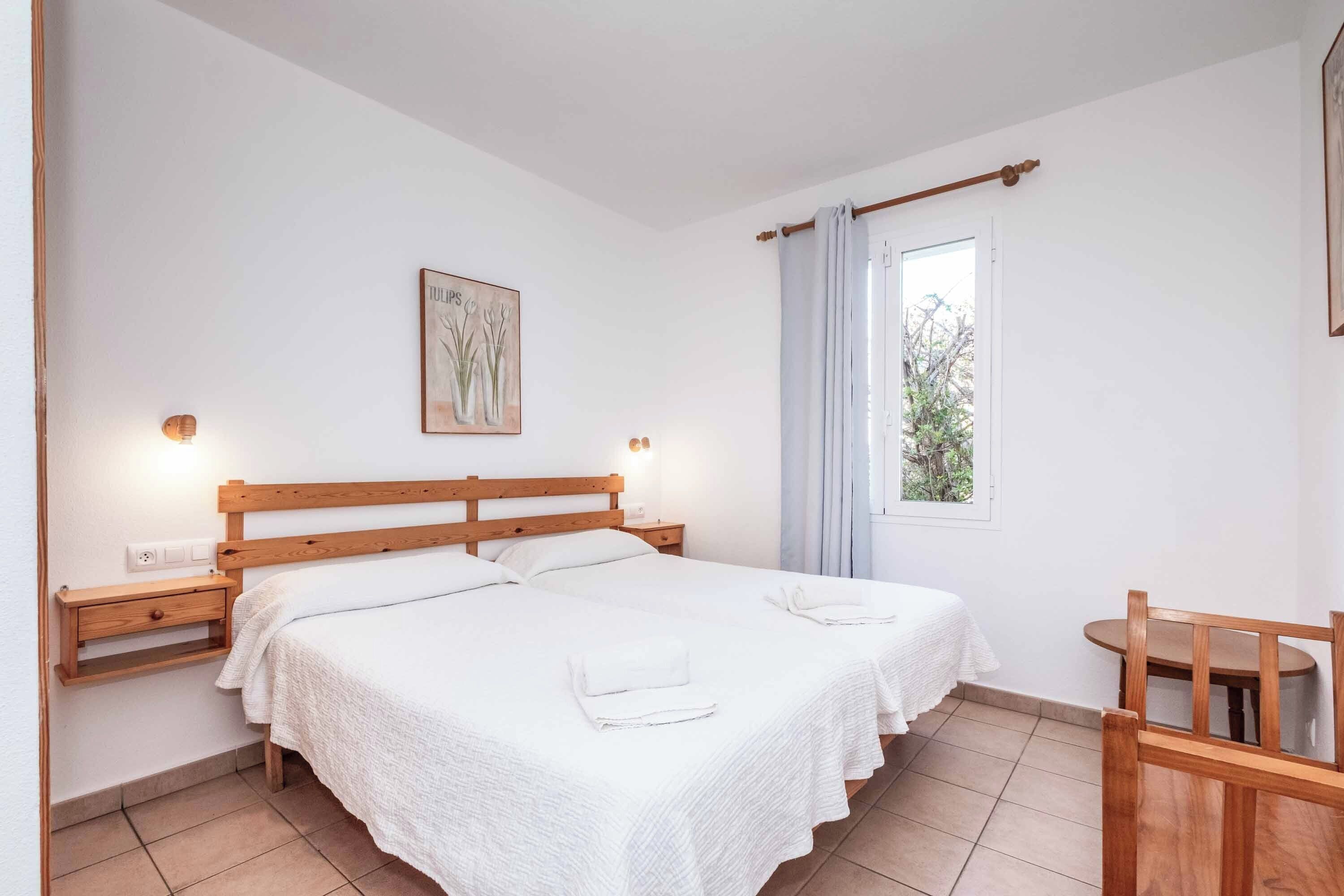 5 bedrooms, WiFi, bed sheets