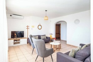 Living area - Villa Mar Son Bou - Four Bedroom Villa, Sleeps 8 (Alayor)