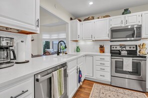 Private kitchen - 3-bedroom 3-bathroom Townhome in Yonahlossee (Boone)