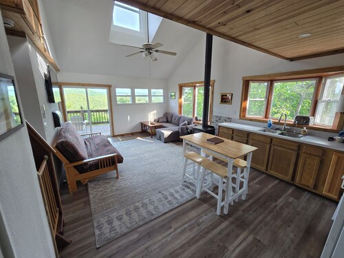 Highlands Hideaway Near White Sulphur Springs