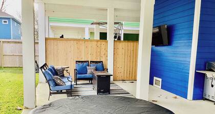 Kemah Marina Home for 8