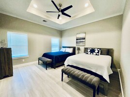 House, Multiple Beds, Hot Tub, Garden View (Kemah Marina) | 3 bedrooms