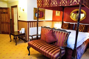 Superior Double Room | Iron/ironing board, free WiFi, wheelchair access - Ty Newydd Country Hotel (Hirwaun)