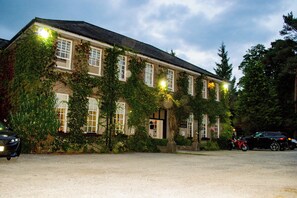 Exterior - Ty Newydd Country Hotel (Hirwaun)