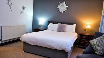 Deluxe Double Room | Iron/ironing board, free WiFi, wheelchair access