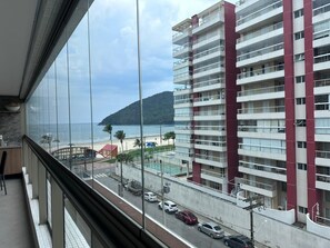 Property grounds - Modern apartment with ocean view and gourmet balcony. (Bertioga)