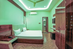 Deluxe Double Room | Free WiFi - See Pearl  (Mandarmani,)