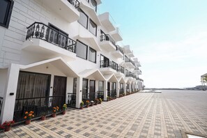 Exterior - See Pearl  (Mandarmani,)