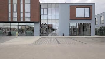 Apartemen Deluks, pemandangan halaman | Eksterior