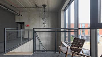 Deluxe Apartment, Courtyard View | Interior