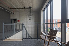 Deluxe Apartment, Courtyard View | Bahagian dalam