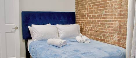 2 bedrooms, iron/ironing board, WiFi, bed sheets