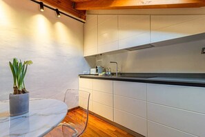 Fridge, microwave, oven, electric kettle - Casa Pegaso in Canton de Fiori (Bologna)