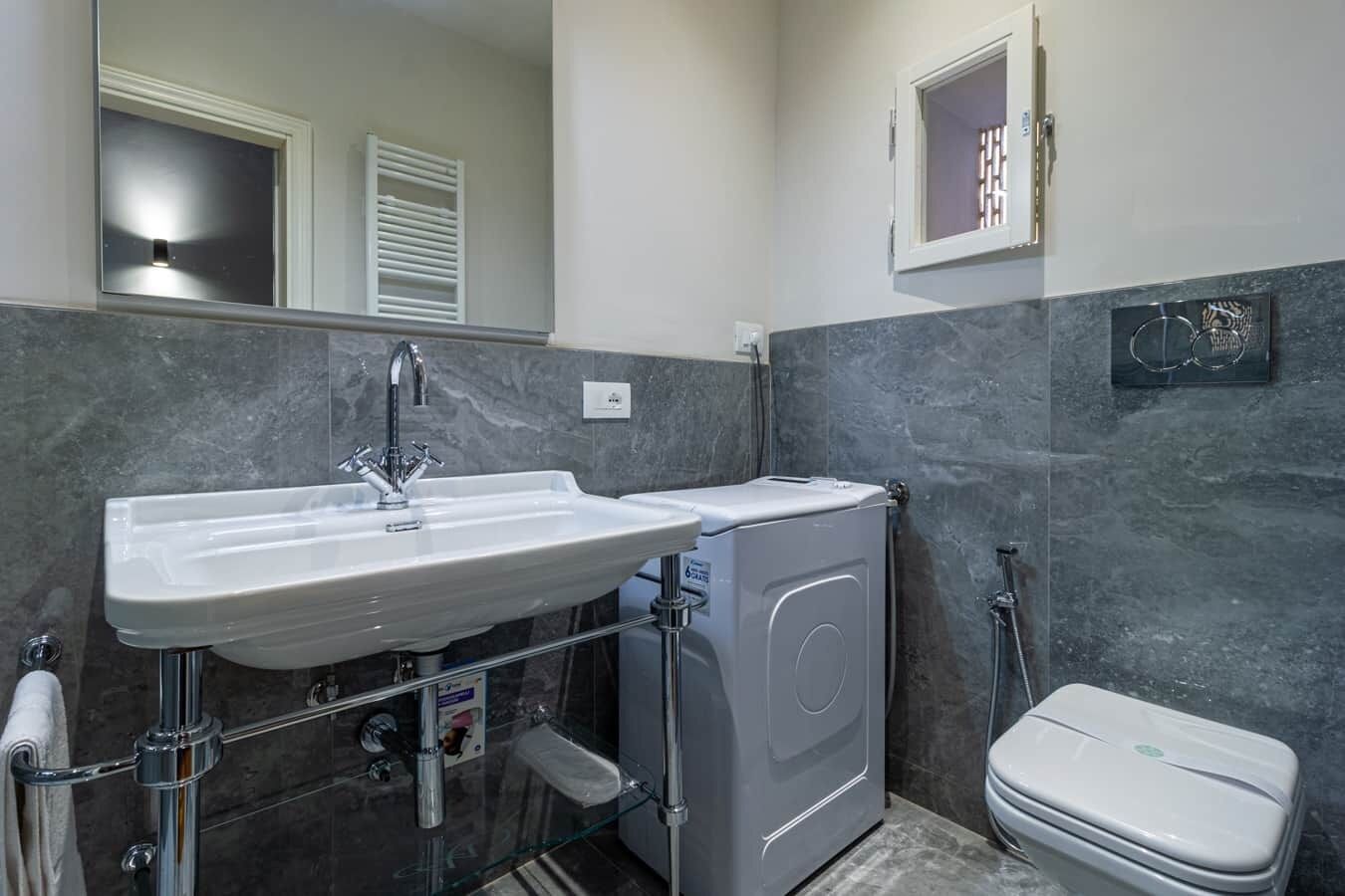 Doccia, asciugacapelli, bidet, asciugamani