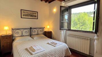 1 Schlafzimmer, Schreibtisch, Reisekinderbett, WLAN